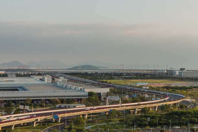 飞机降落和深圳机场进场道路、珠江口码头