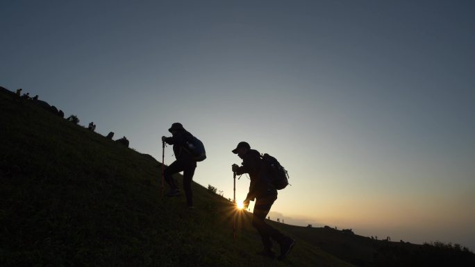 清晨登山攀登攀爬励志进取