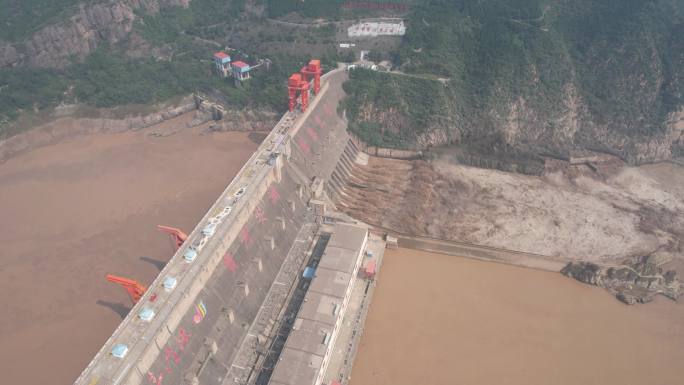 航拍三门峡大坝：巨大工程壮丽景观