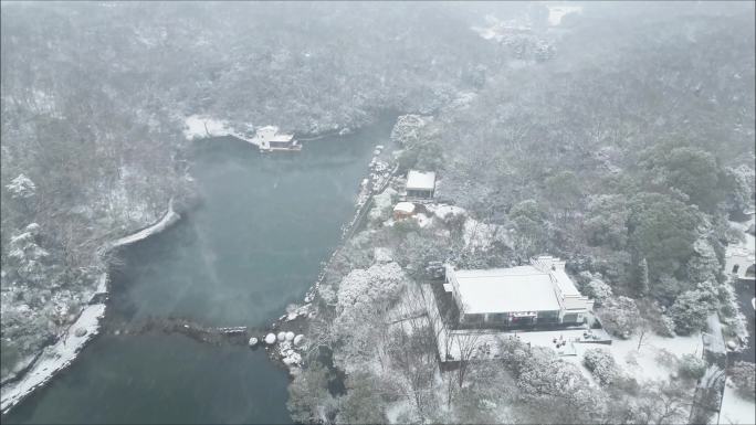 4K航拍南京浦口珍珠泉下雪合集