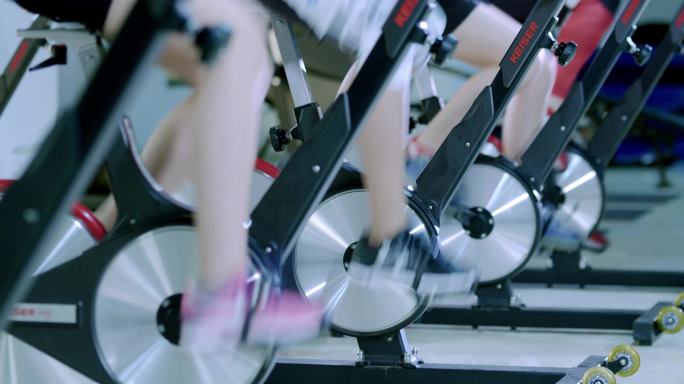4k-健身房运动健身动感单车有氧运动锻炼