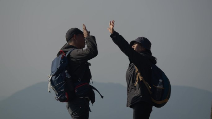 风景人物登山攀登