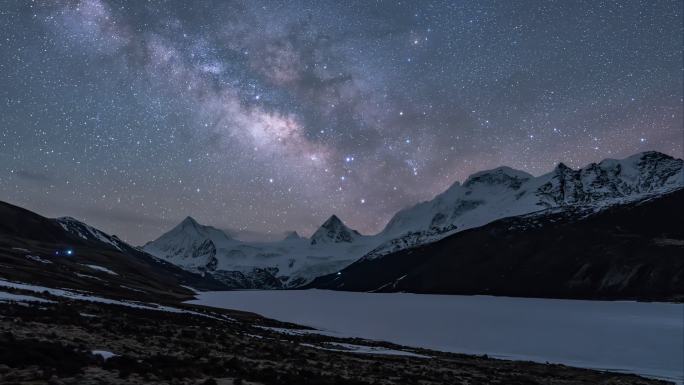 西藏那曲比如萨普神山圣山圣湖冰川银河延时