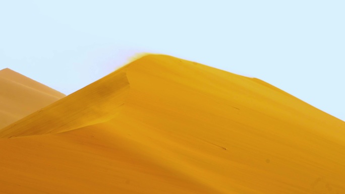 沙漠珠峰沙丘风吹起沙子