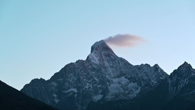 四姑娘山幺妹峰延时视频