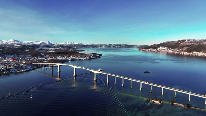 4K航拍挪威芬斯内斯小镇自然风光雪景