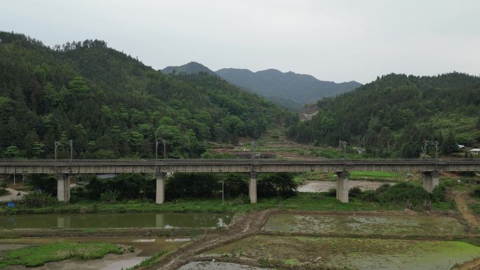 乡村铁路桥梁