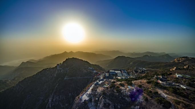 航拍泰山风景区日落