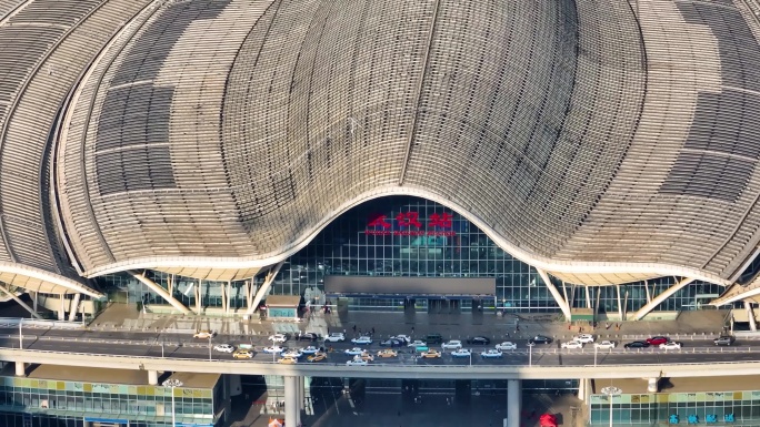 湖北武汉火车站高铁站动车站航拍城市风景风