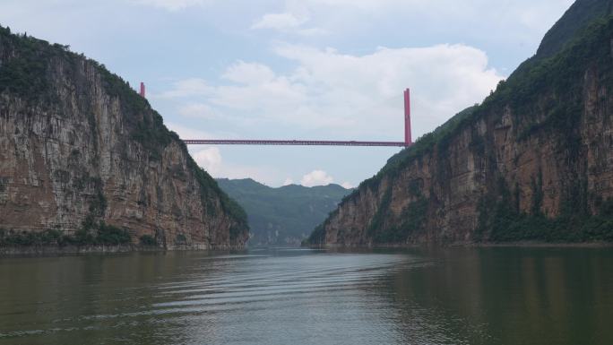 4K毕节乌江源百里画廊鸭池河大桥游船拍摄