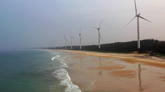 海边绿色能源风力发电风车