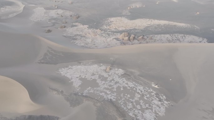 新疆哈密：航拍暴风过后的沙丘脊线