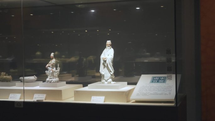 杭州工艺美术馆展品陈列大型绣屏瓷器木雕