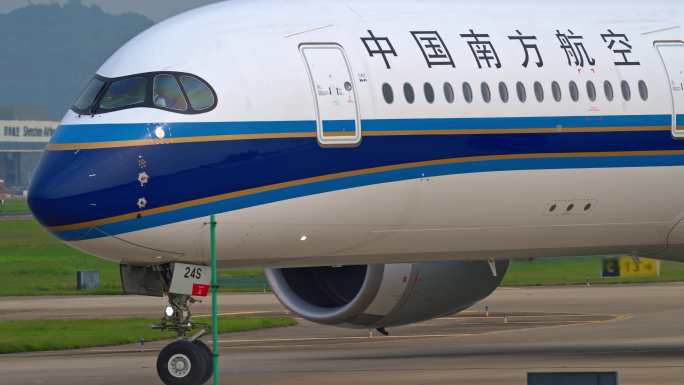 8K深圳宝安飞机场客机2