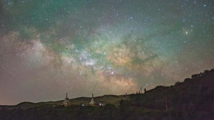 河西走廊甘肃张掖肃南祁连山马蹄寺银河星空