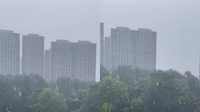 雷暴雨