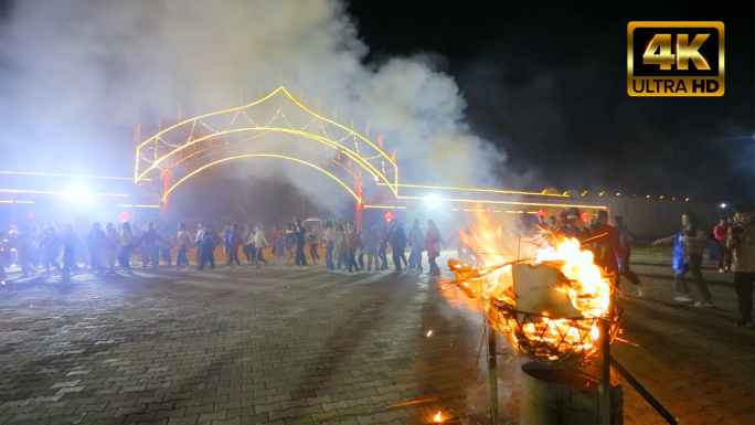 内蒙古牧场旅游篝火晚会