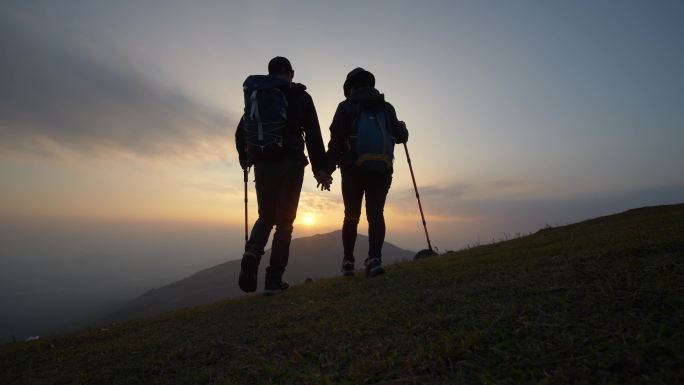 登山 徒步 风景 人物 逆光 剪影