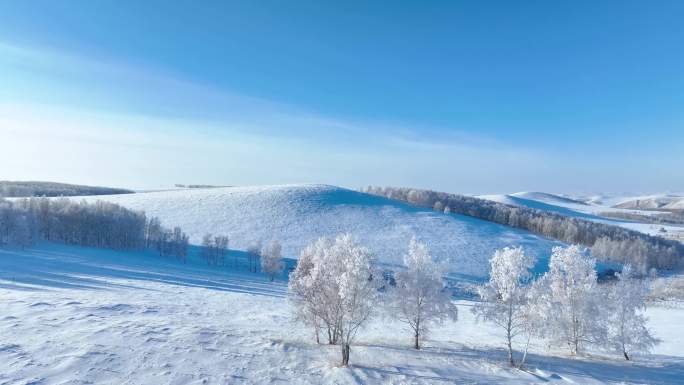 呼伦贝尔雪原雾凇不冻河