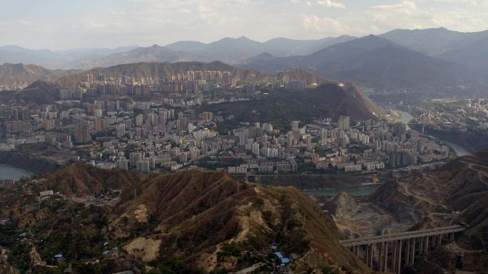 城市飞跃 矿山 全景