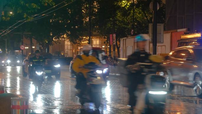 夜晚城市街道街头人流行人街景夜景逛街素材