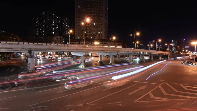 城市夜晚交通延迟