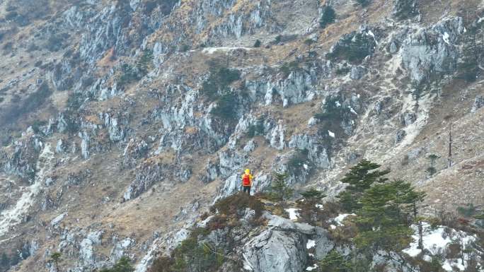 航拍玉龙雪山登山