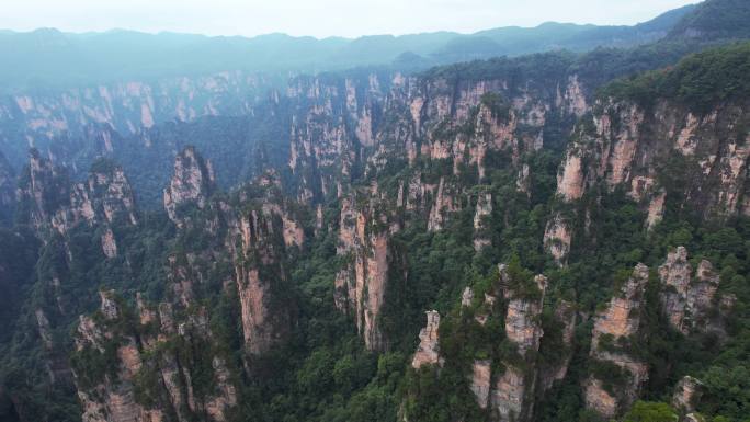 航拍湖南旅游张家界杨家寨巨石山峰自然风景