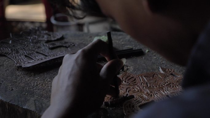 柬埔寨纯手工皮雕艺术品制作加工过程