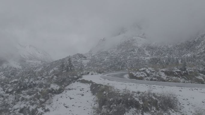 甘肃甘南扎尕那十月航拍雪景4K,DLOG