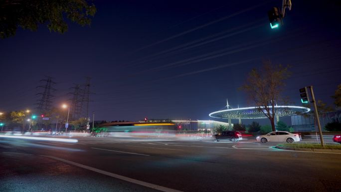 中关村夜晚十字路口