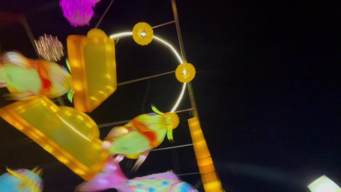 新年灯会庙会鲤鱼造型彩灯仰视环绕变焦