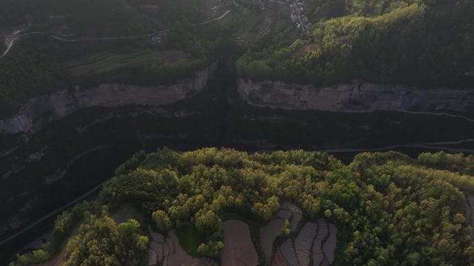 悬崖梯田汉中人文景观汉中旅游宣传挂壁公路