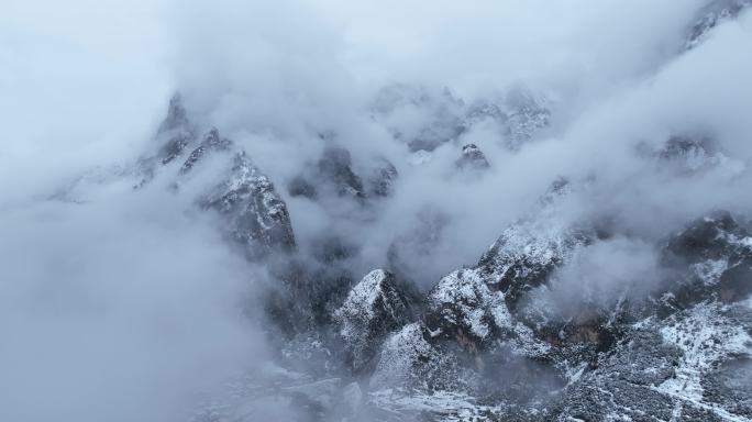 甘肃甘南迭部扎尕那航拍雪景4K