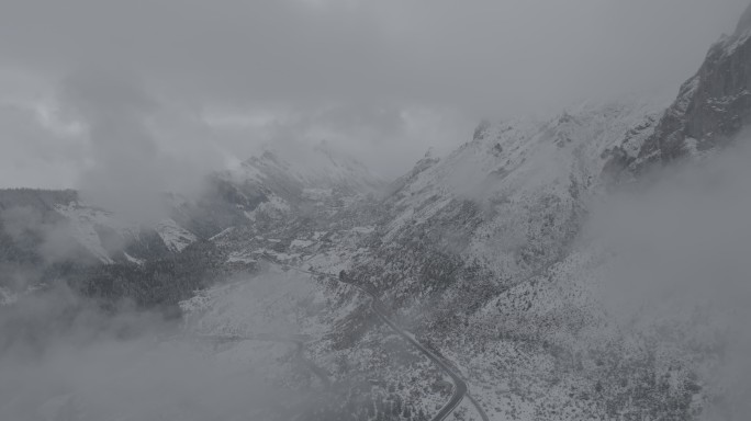 甘肃甘南扎尕那十月航拍雪景4K,DLOG
