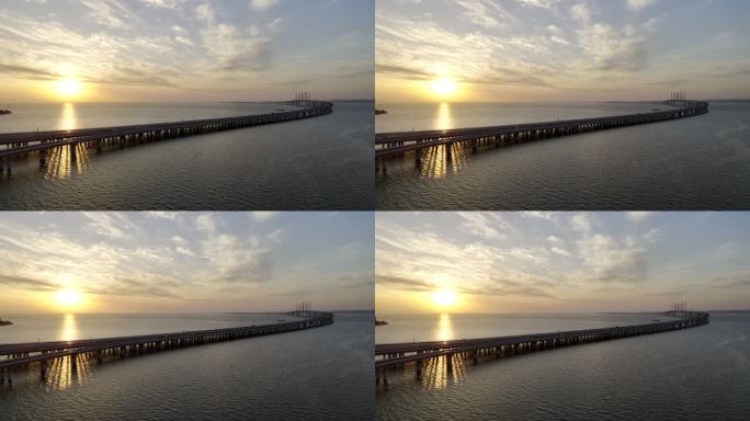 夕阳下的胶州湾大桥