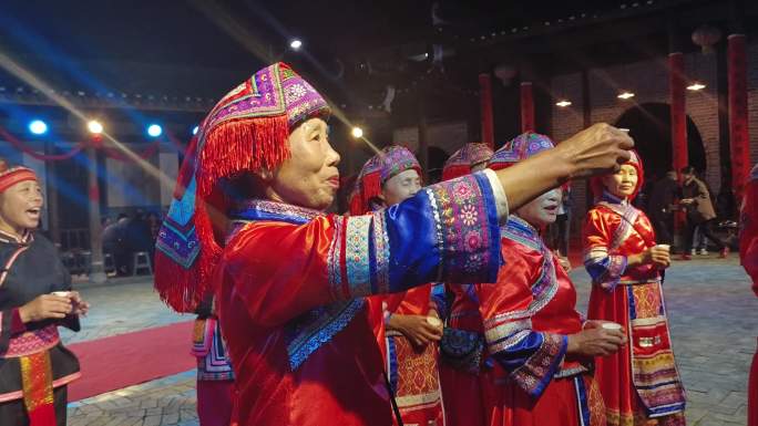 壮族三月三传统对山歌民族服饰广西民族舞蹈