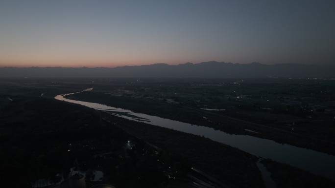 夕阳下的三星堆博物馆