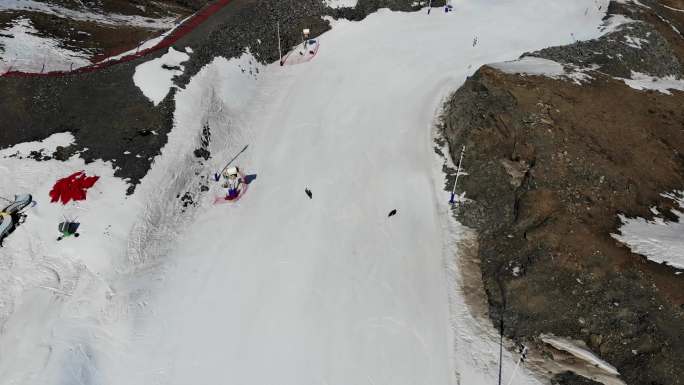 新疆阿勒泰青格里狼山滑雪场航拍