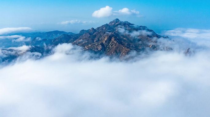 山峰平流雾