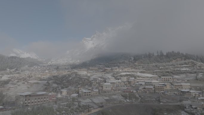 甘南扎尕那航拍雪景云海DLOG