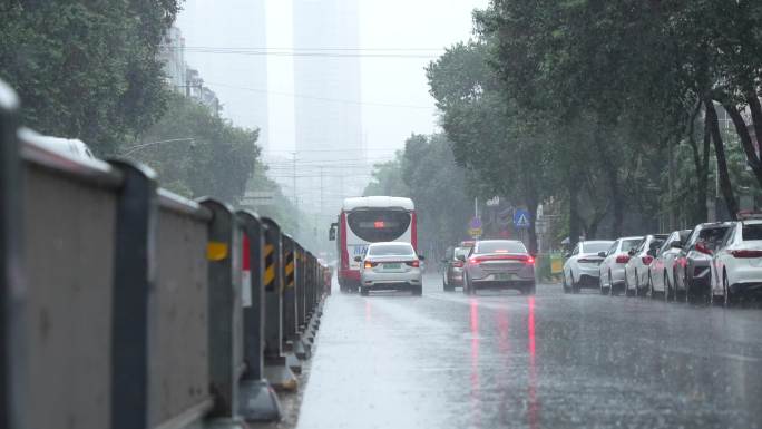 下雨天的街道