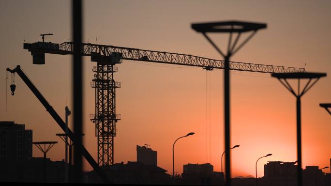 夕阳落日清晨朝阳下城市街道开发建设10