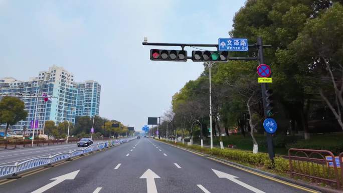 城市马路沿途风景开车第一视角公路道路_3