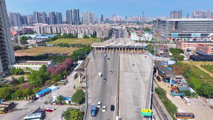 广州番禺区东沙立交桥大桥航拍车流东新高速