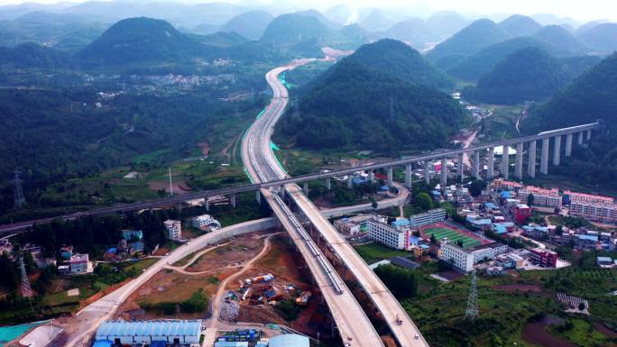 山区高速公路修建