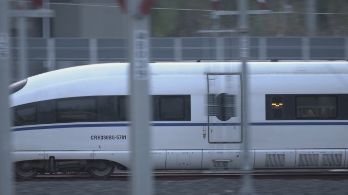 高铁火车高速列车铁路铁道进出站A39