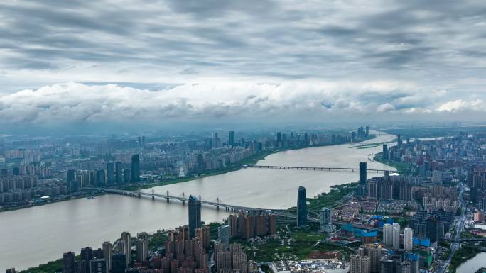 南昌城市风光赣江雨后云海航拍延时