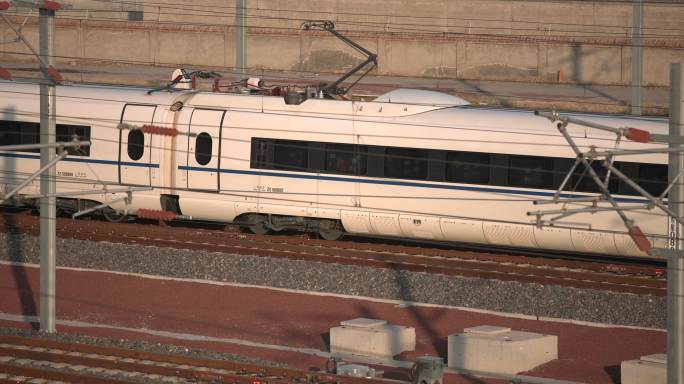 高铁火车高速列车铁路铁道进出站A87