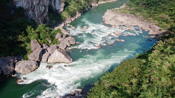 河流溪水泉水白酒山河溪流水山泉宣传片